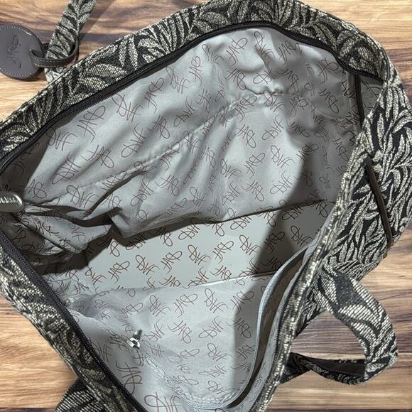 Diane Von Furstenberg Green and Black Tote Bag with Elegant Design - Picture 3 of 4